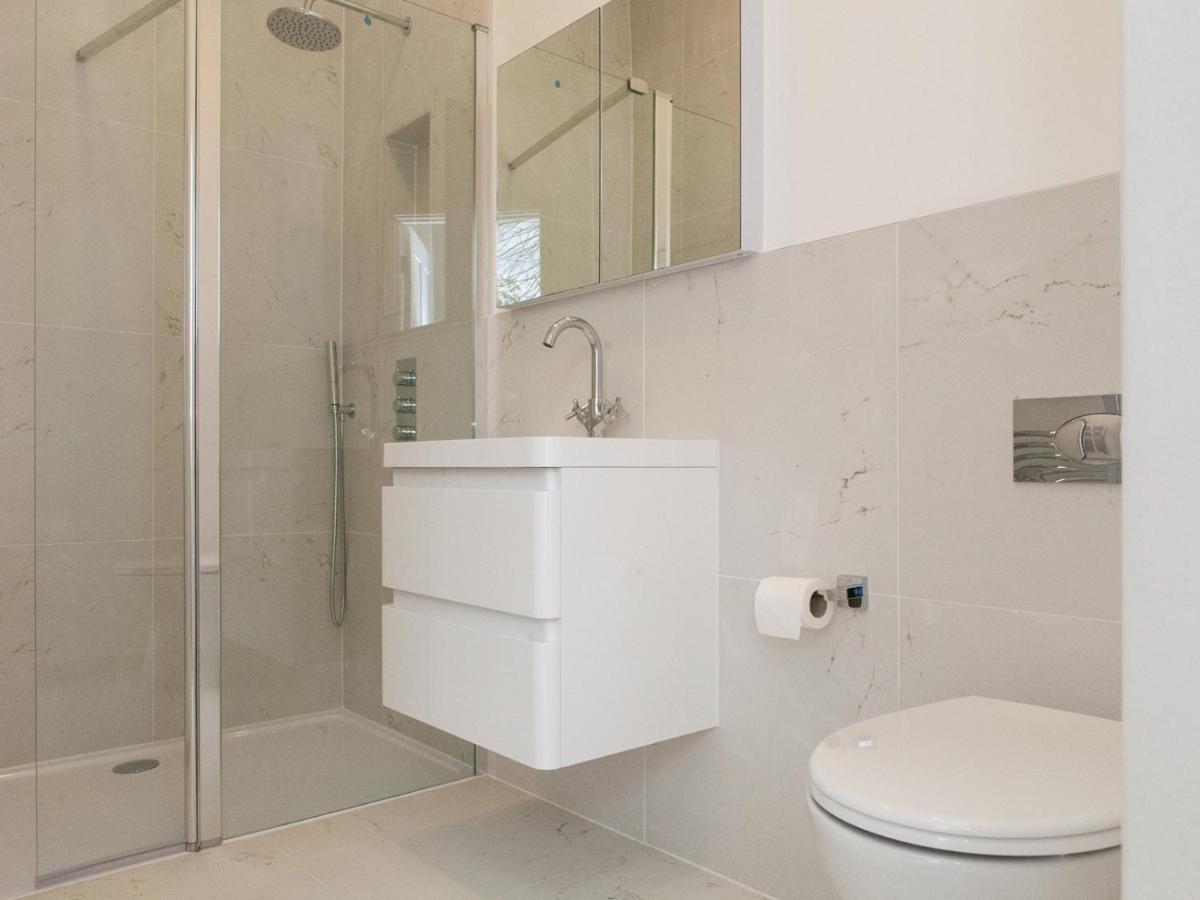 Pass The Keys - Spacious Flat With Private Sun Terrace In South East Лондон Экстерьер фото